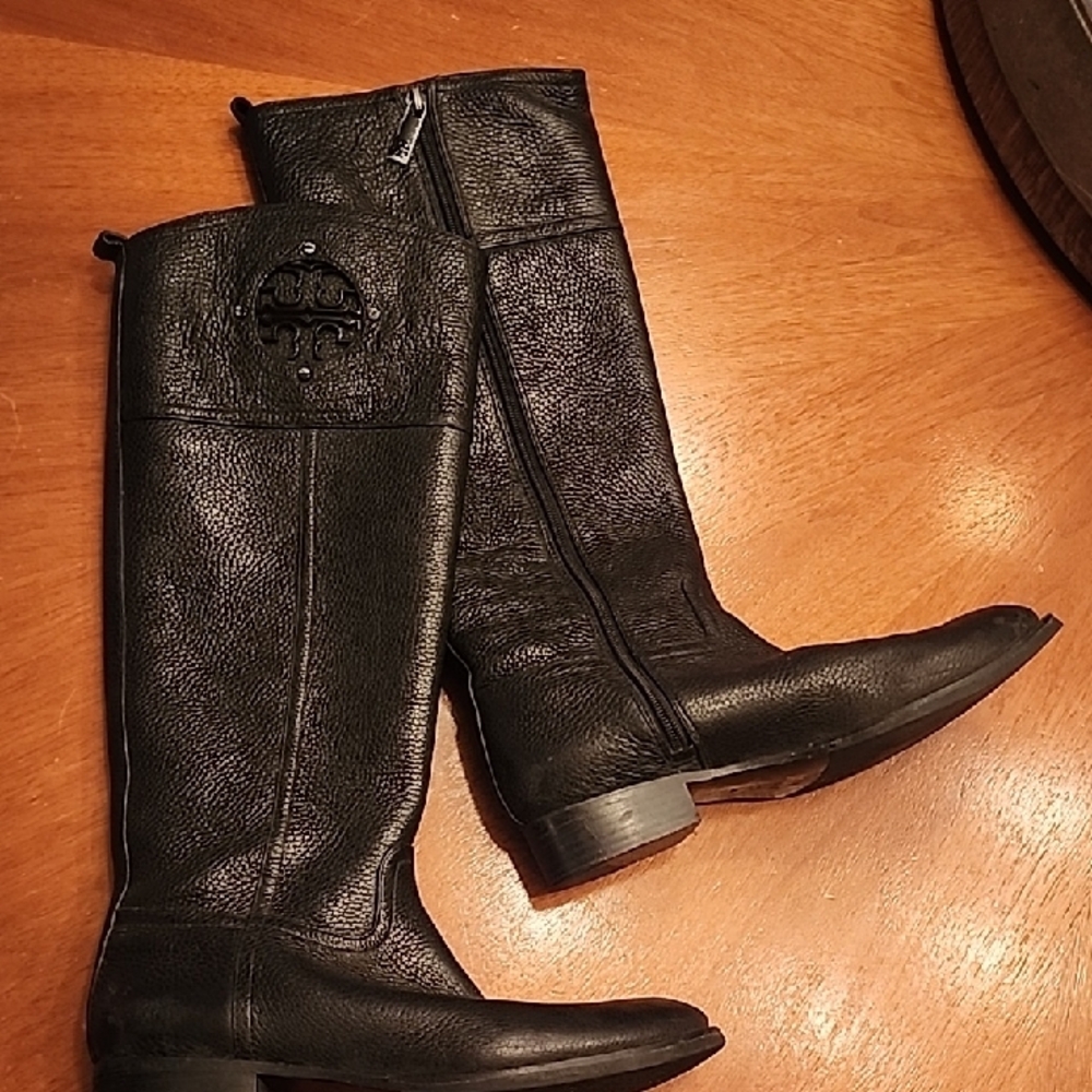 Tory Burch Black Leather Riding Boots in Gently used condition! So PRETTY!!!